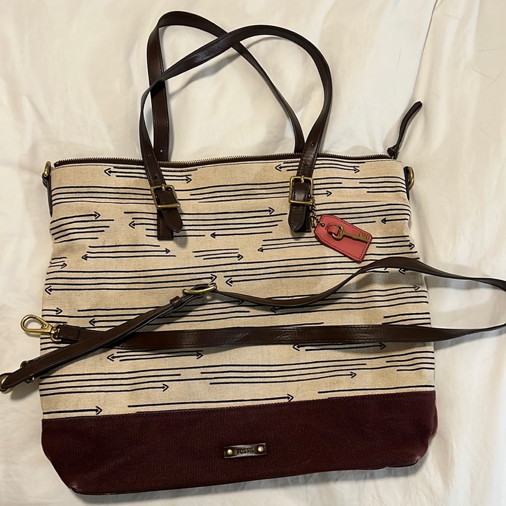 Fossil tote